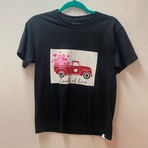 NWT Womans M Gilden Loads of Love Tee
